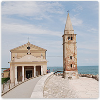 Kirche an der Mole von Caorle caorle, italien